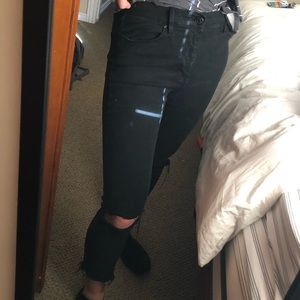 High rise black cropped jean